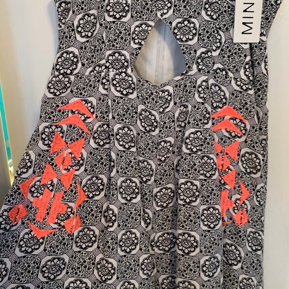 🦩 MINK PINK ROMPER - Picture 2 of 7